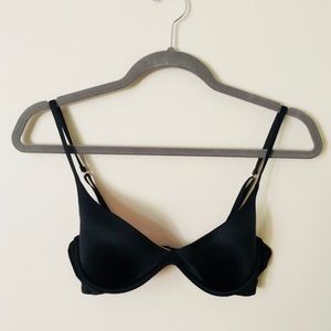 Victoria’s Secret Scoop-neck bra 34B